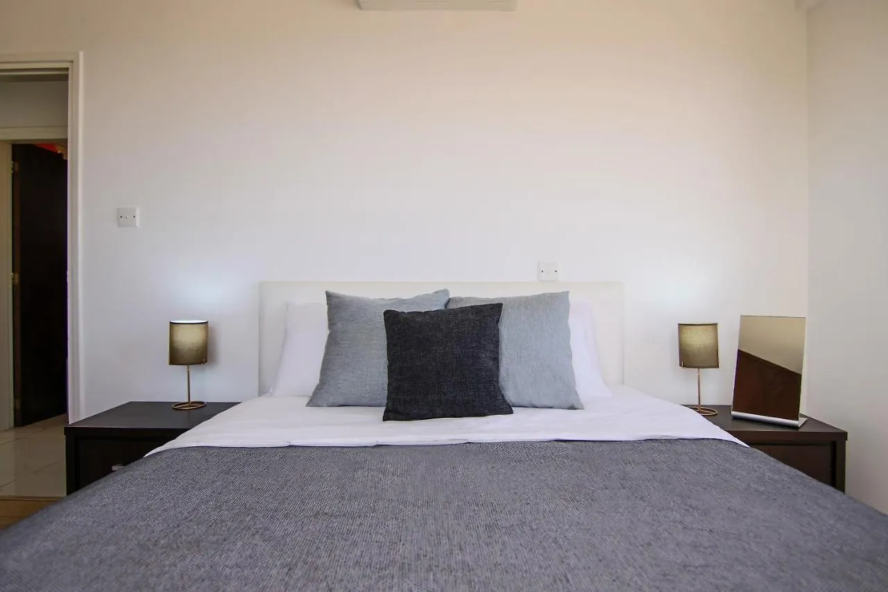 דירות Seaside Luxury Flat Pervolia 0*, פרבוליה קפריסין